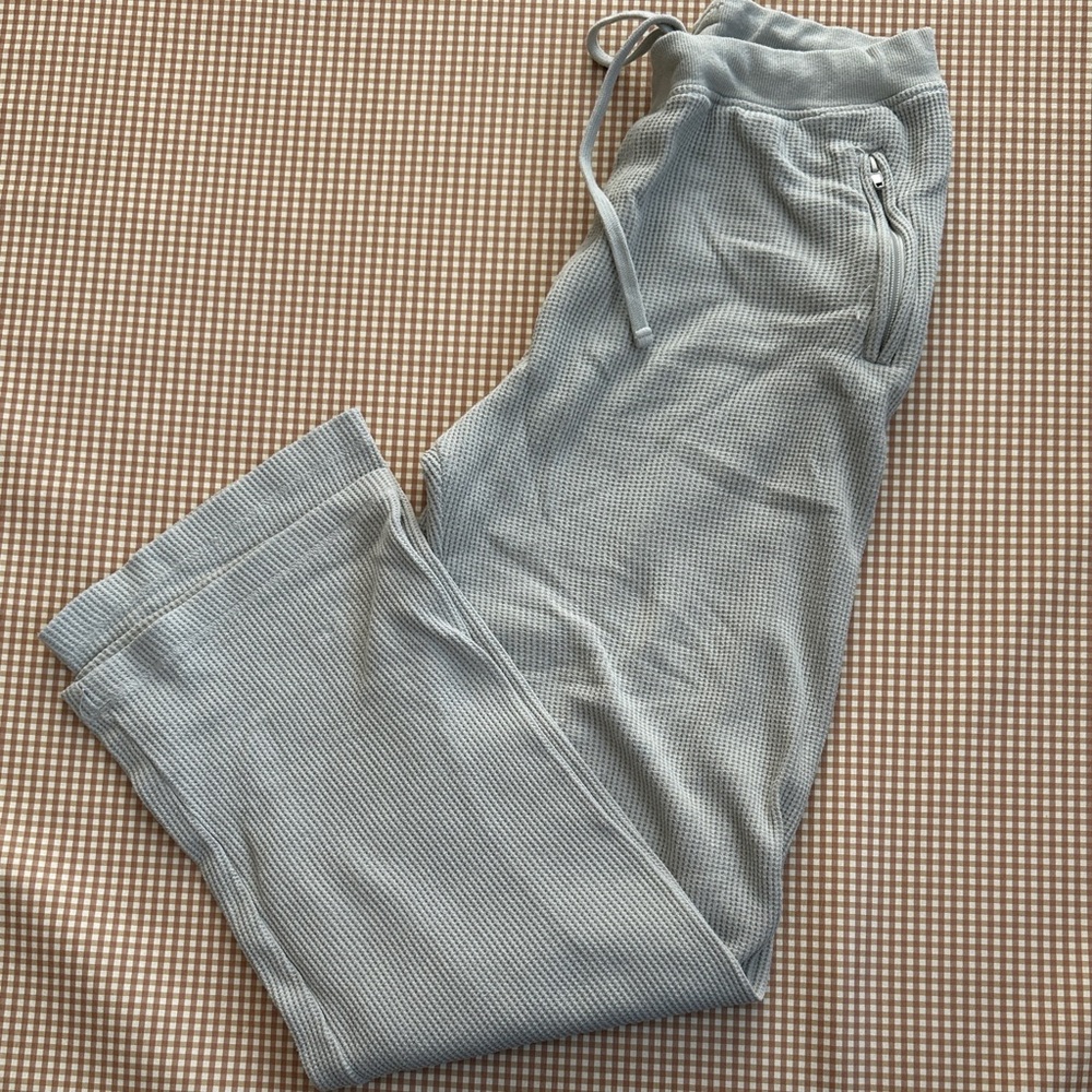 Skims pants